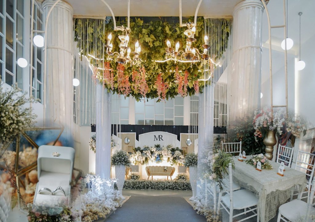 wedding di rumah vs venue